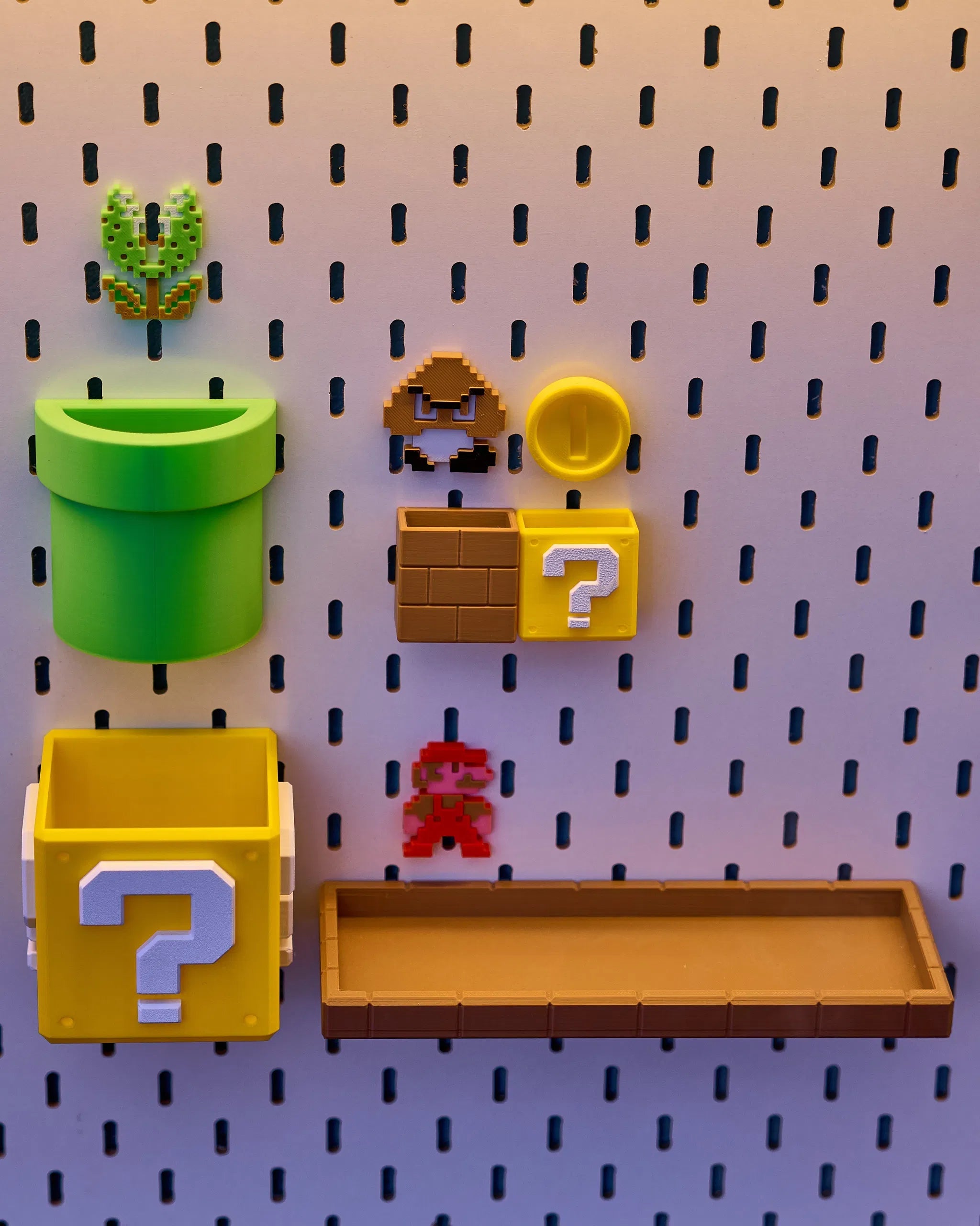 Mario for pegboard (mario kit - mystery box) - CoffeeGamerStore