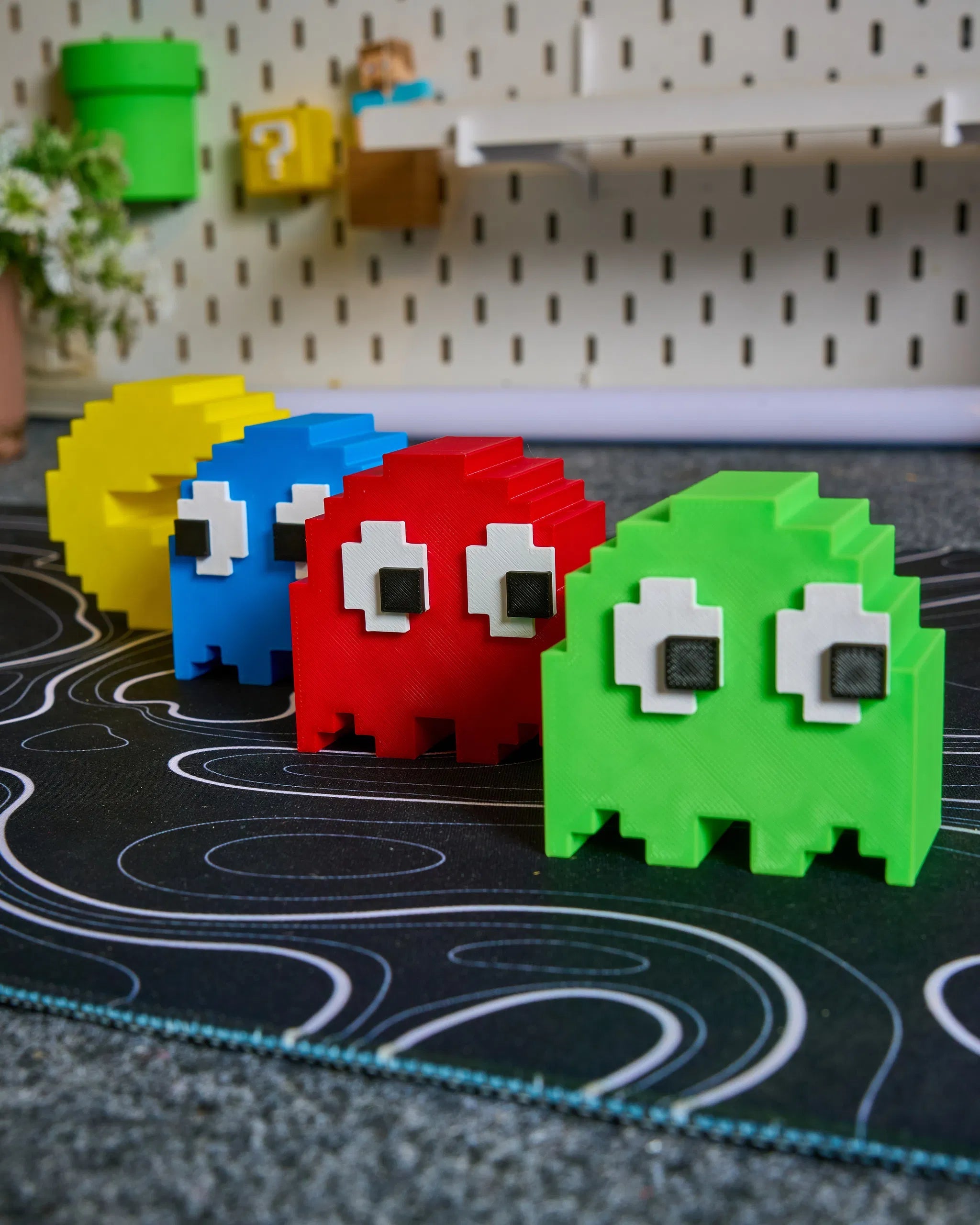 Pac Man and ghosts - CoffeeGamerStore